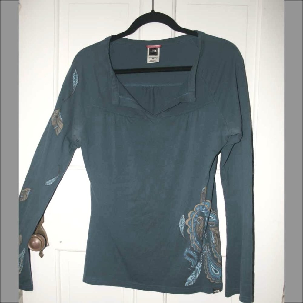 The North Face® Sale: Longsleeve Shirt Women's Medium Blue Floral B15